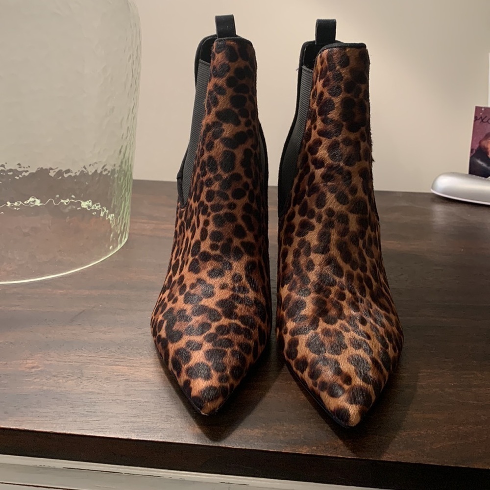 Marc Fisher Limited Leopard Tacily Calf Hair Pointed Toe Bootie Size 9.5 - Picture 5 of 7